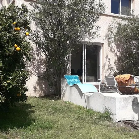 De Charme Avec Piscine Semesterbostad